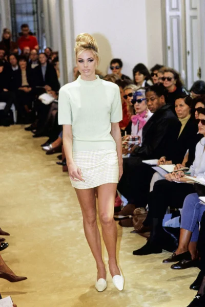 Look 24